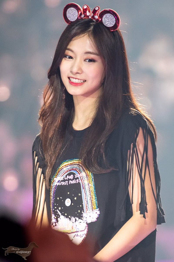 Những idol không cần chơi lớn vẫn khiến thiên hạ trầm trồ vì là con nhà siêu giàu ảnh 5 Những idol không cần chơi lớn vẫn khiến thiên hạ trầm trồ vì là con nhà siêu giàu ảnh 5