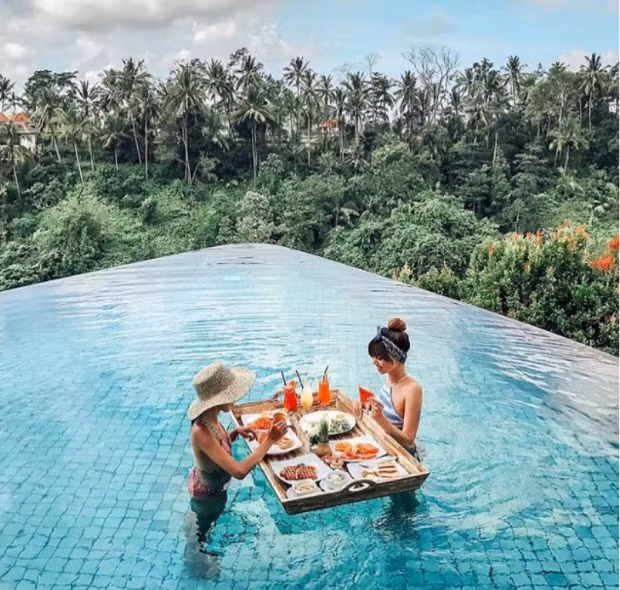 Vừa hoạt động thể thao, vừa cung cấp năng lượng cho cơ thể, lại vừa có những tấm hình check-in vô cùng sang chảnh và đẳng cấp thế này, bạn có muốn thử ngay xu hướng cực hot trong mùa Hè này chưa nào?