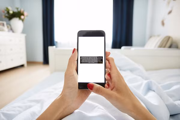 Hình thức mua bán mại dâm qua Facebook khá phổ biến ở Việt Nam hiện nay.