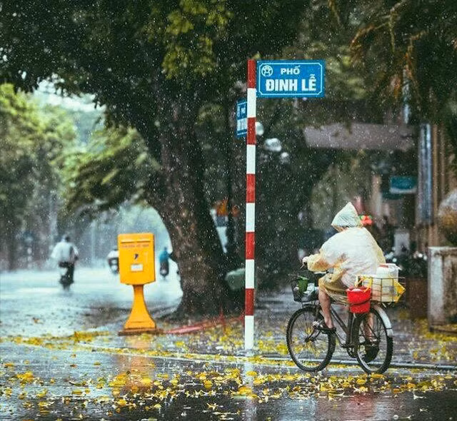 Phố mưa Đinh Lễ (Cre: @hoangnam)