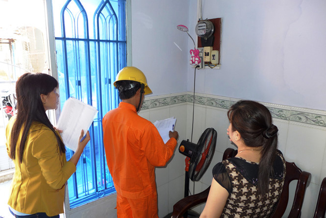 Cách tính tiền điện mới theo Thông tư 25 sẽ mang lại lợi ích cho những người thuê nhà, thuê trọ. Ảnh: ĐÌNH TUYỂN.