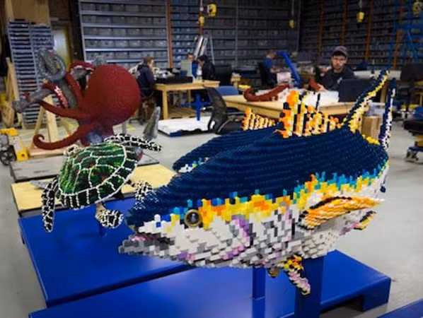 Những mô hình động vật biển bằng Lego trong sở thú.