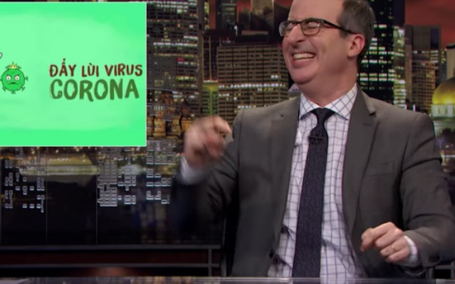 MC John Oliver không giấu nổi sự phấn khích khi giới thiệu về "Ghen Cô Vy".