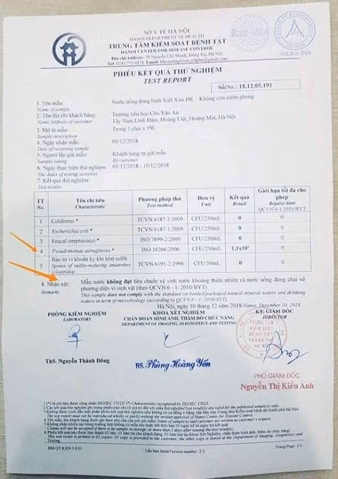 Phiếu trả kết quả của Trung tâm kiểm soát bệnh tật cho thấy mẫu nước uống cho học sinh tại Trường tiểu học Chu Văn An có nhiễm khuẩn mủ xanh.