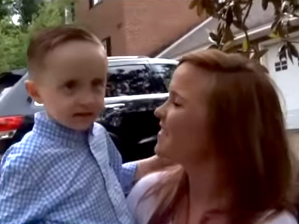 Hai mẹ con Duncan.