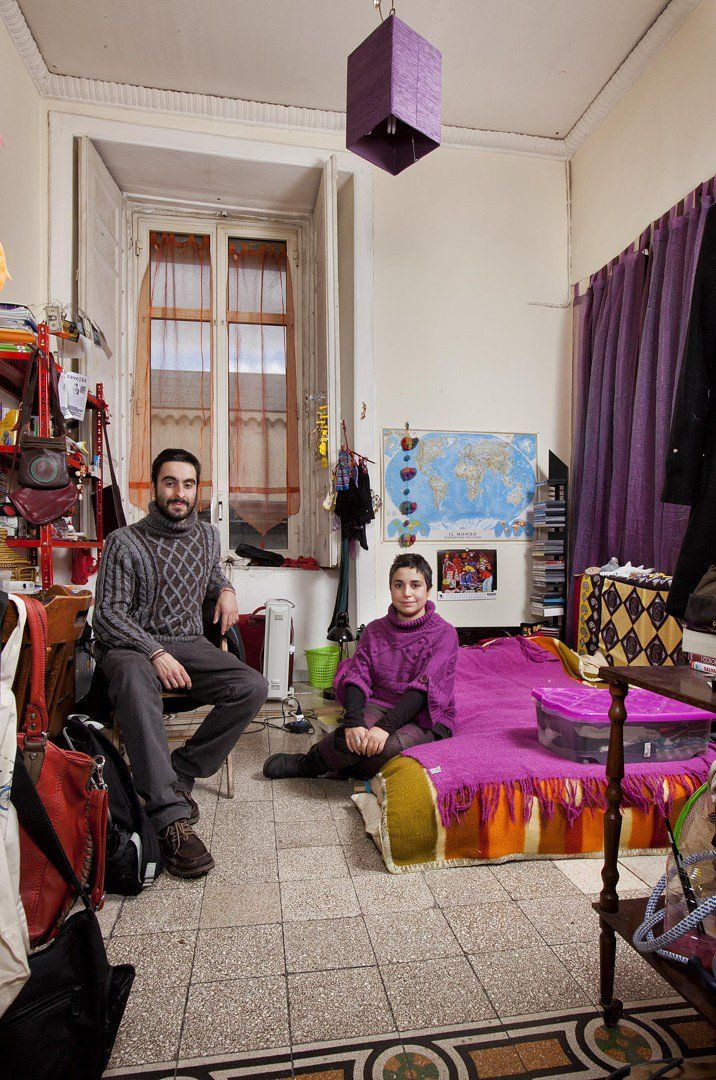 Allesandro Manco là một sinh viên đến từ thành phố Naples, Italy. Bạn cùng phòng của Manco là Marta, sinh viên ngành tiếng Nga. Ảnh: Henny Boogert.