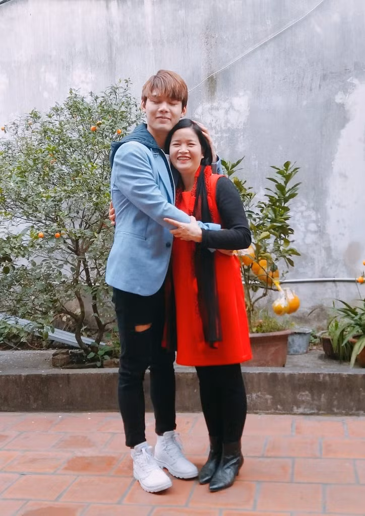 Lục Huy và mẹ