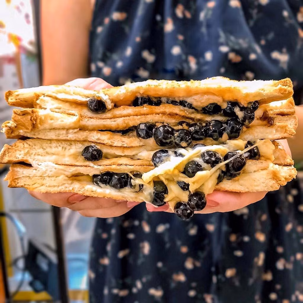 Ảnh: Eatwithdengkeng, Canquetsaigon.