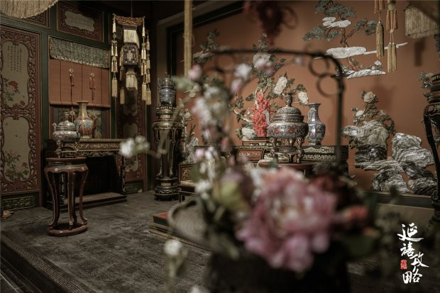 Gam màu trầm đầy thu hút trong phim.