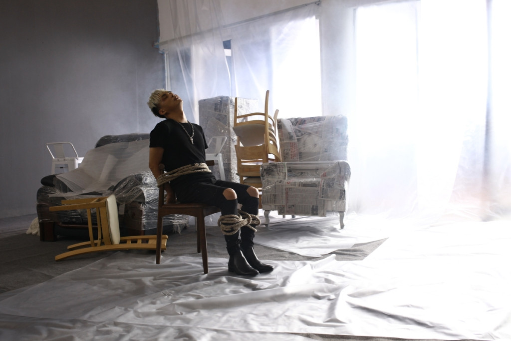 Hồ Quang Hiếu lột xác cả về gu âm nhạc lẫn hình ảnh trong sản phẩm lần này.