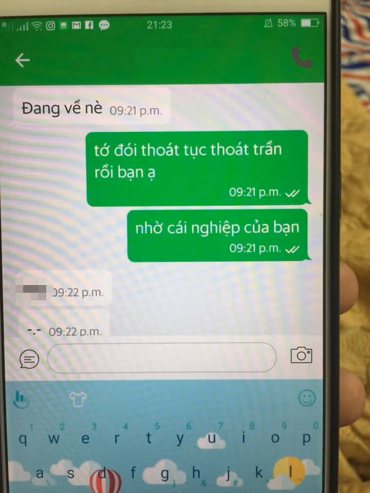 Một cư dân mạng bình luận: Kiểu "anh về chưa em nhớ anh" thì người ta trả lời ngọt ngào vậy đó...