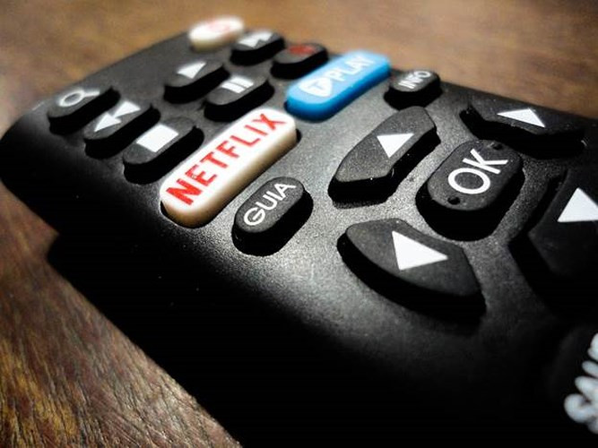 Netflix kinh doanh dịch vụ thư điện tử sáng tạo, hiện đang thống trị thị trường phim và truyền hình trên mặt đất. Nó thực sự thay đổi cách giải trí của con người.