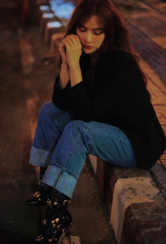 Thu Thủy trở lại đường đua showbiz với bản cover ca khúc đình đám "Yêu Làm Chi" ảnh 4