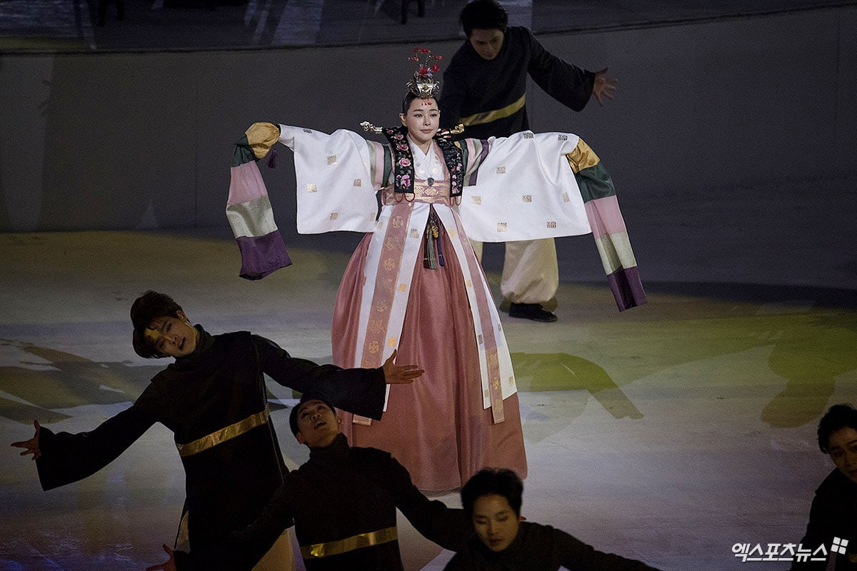 CL, EXO và Honey Lee mê hoặc thế giới tại Lễ bế mạc Olympic PyeongChang 2018 ảnh 8