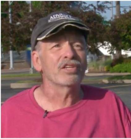 Bác Beck đã rất lo lắng, sợ không kịp về nhà trước khi bão đến.