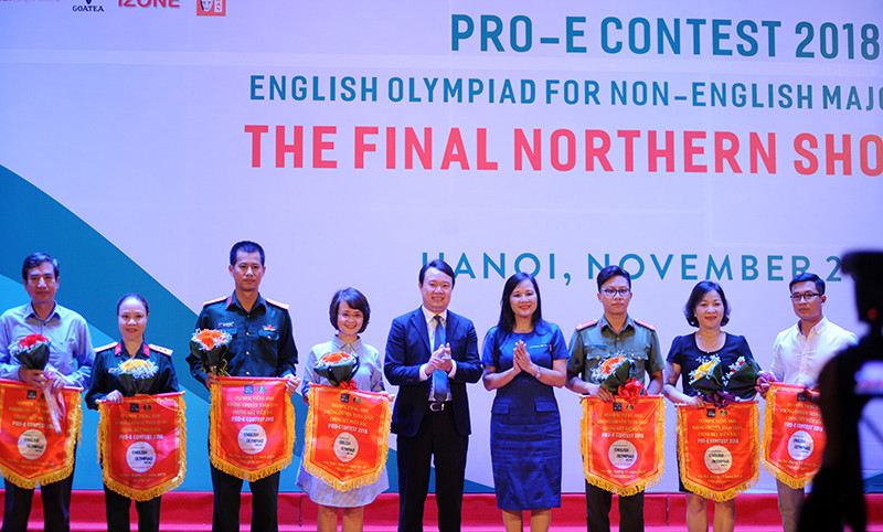 Pro-E Contest 2018 mang đến cơ hội cho các bạn sinh viên không chuyên tiếng Anh thể hiện sự bản lĩnh, tự tin và niềm đam mê với ngoại ngữ.