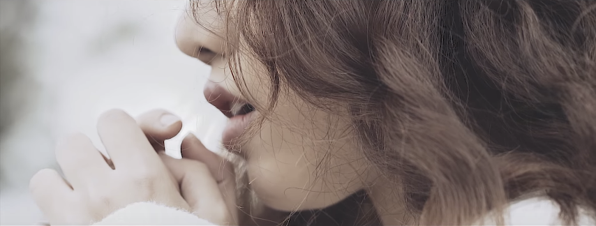 Bài hát như một thông điệp ủi an để nỗi buồn của bạn được sớt chia trong những ngày cuối năm.