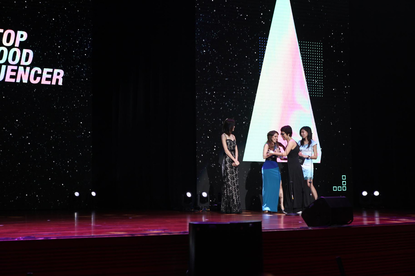 Foodblogger Phan Anh (Esheep) giành giải thưởng Influence Asia (mục Ẩm thực) 2017 ảnh 3