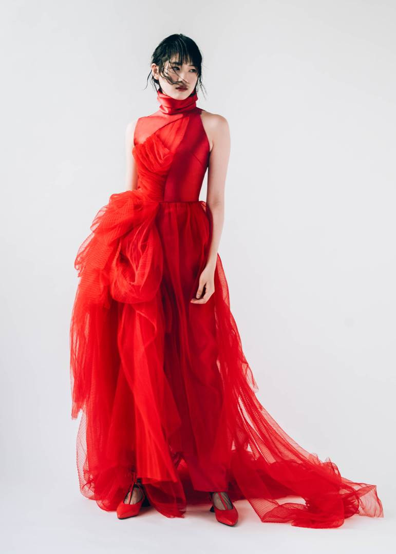 Bất ngờ với đại diện NTK Việt Nam đầu tiên được vinh dự diễn tại "Hiệp Hội Thời Trang Mỹ" ảnh 3