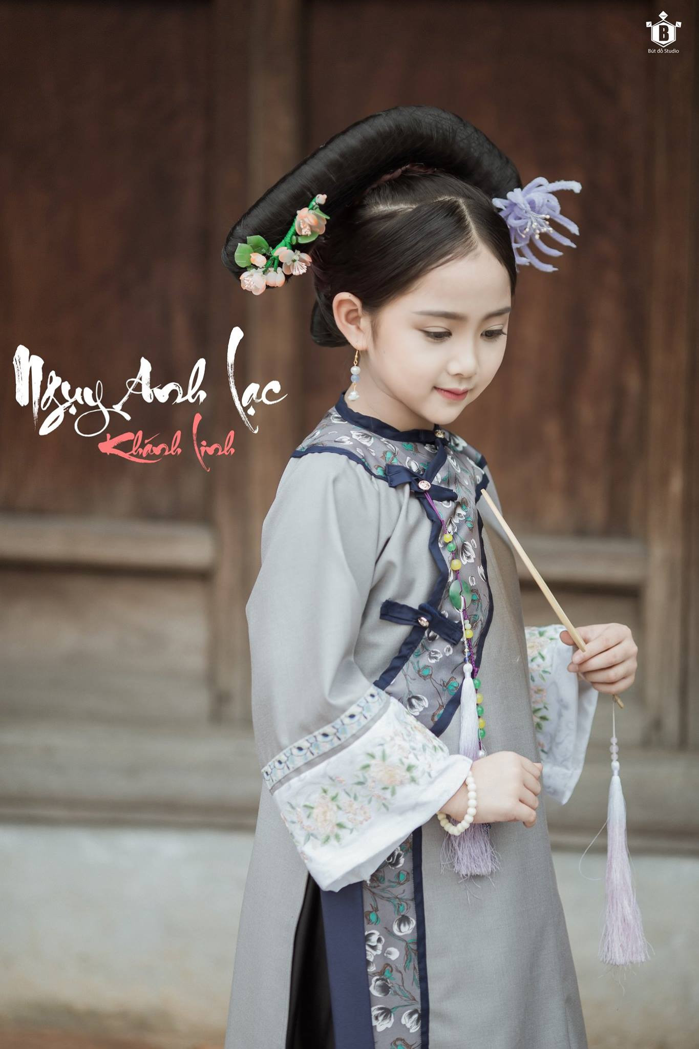 Trong khi đó Khánh Linh diễn xuất cũng khá thành công khi thể hiện đúng chất một Ngụy Anh Lạc thông minh, sắc xảo.