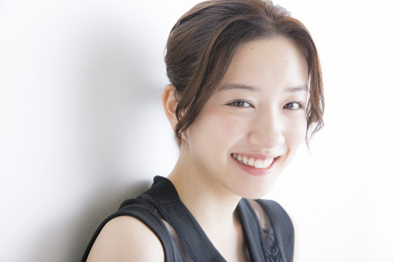 Mei Nagano vừa là diễn viên, vừa là người mẫu. Năm 2016, cô trở thành người mẫu độc quyền cho tạp chí Seventeen, và năm nay hợp đồng này sẽ kết thúc.