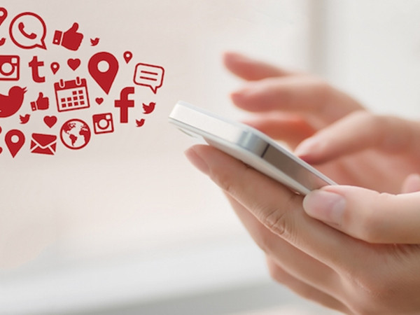 “Nỗi sợ bị bỏ lỡ” – FOMO – khiến chúng ta liên tục xem mạng xã hội!