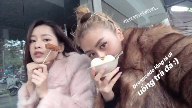 Những khoảnh khắc vui vẻ bên nhau như bao hội con gái khác.