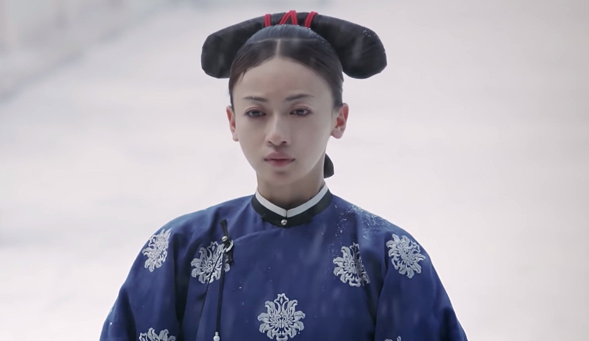 Là tuyết lạnh, hay lòng người mới lạnh?