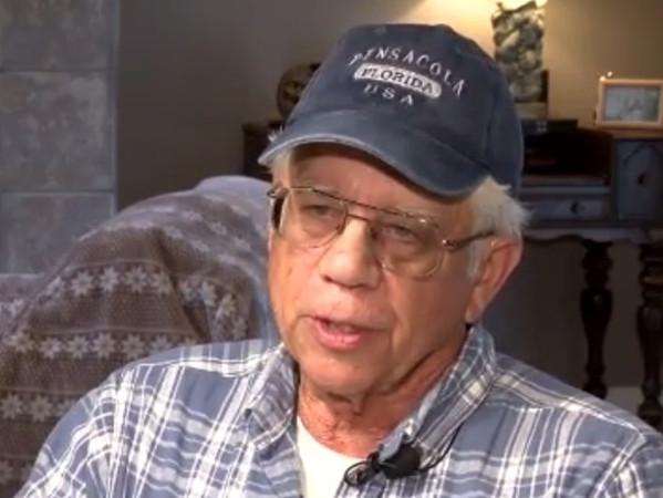 Ông Michael Esmond.