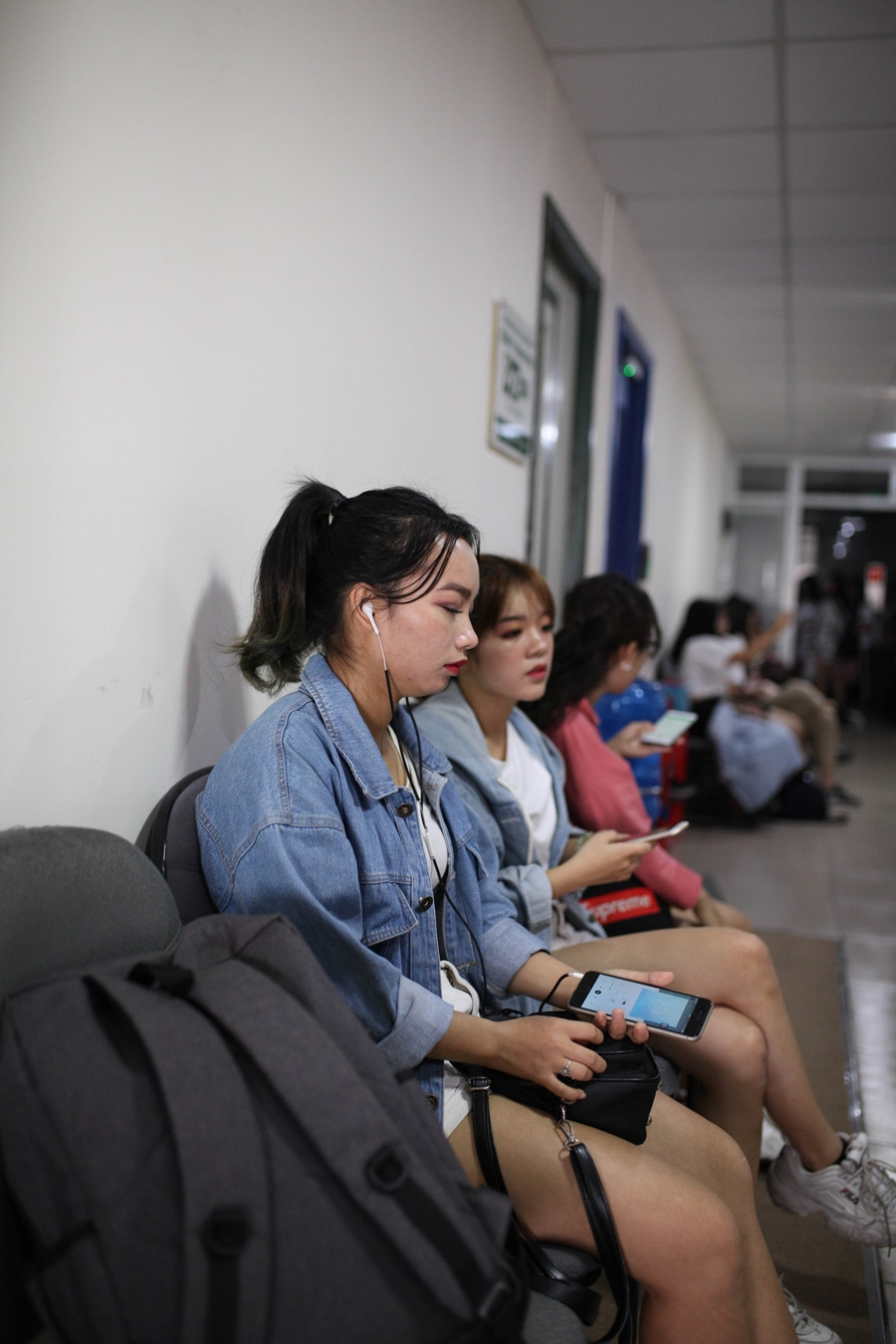 Các thí sinh đều rất tỉ mỉ chuẩn bị cho bài dự thi.