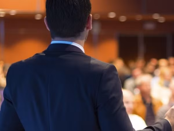 Vị diễn giả cho rằng, bài học lớn trong ngày hôm đó chính là điều mà mọi người vừa được nhìn tận mắt.