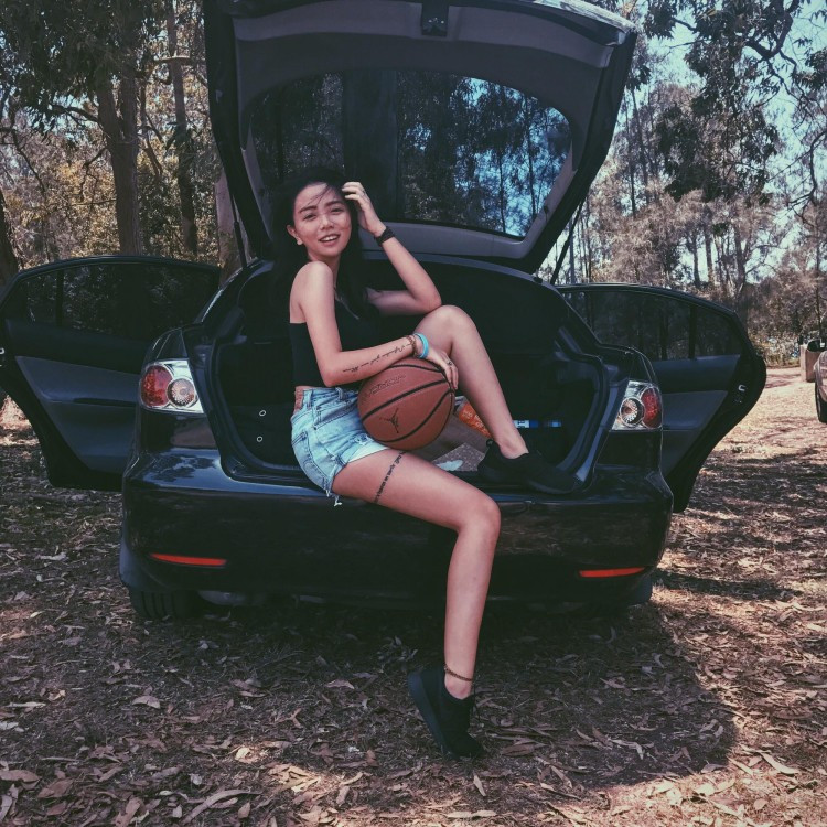 Sau khi tốt nghiệp trường THPT Lương Thế Vinh, Tô Sa hiện theo học chuyên ngành Quản lý khách sạn tại Australia (Úc).