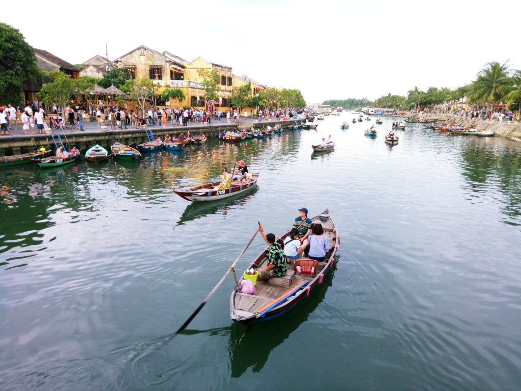 Phong cảnh tuyệt đẹp ở đồi núi Tây Nguyên, đồng bằng, và sông nước Quảng Nam.