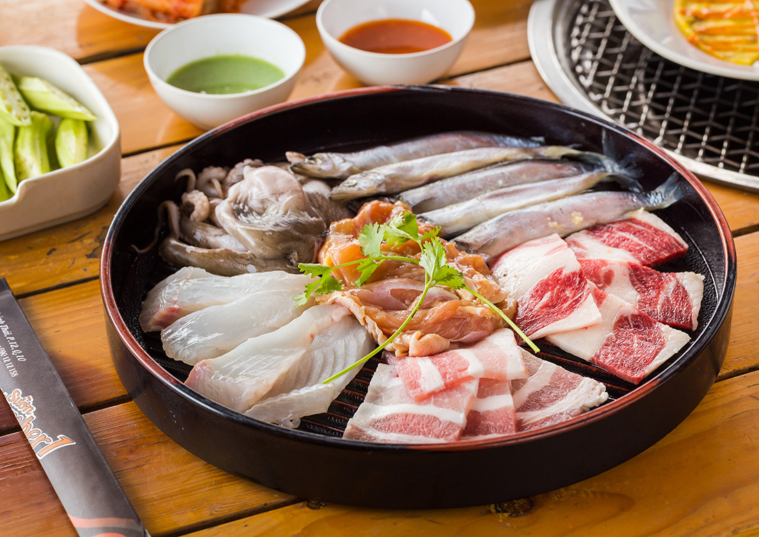 Tết này ăn gì: Tết ấm no với 20 quán buffet mở xuyên Tết tại Hà Nội và TP.HCM ảnh 9