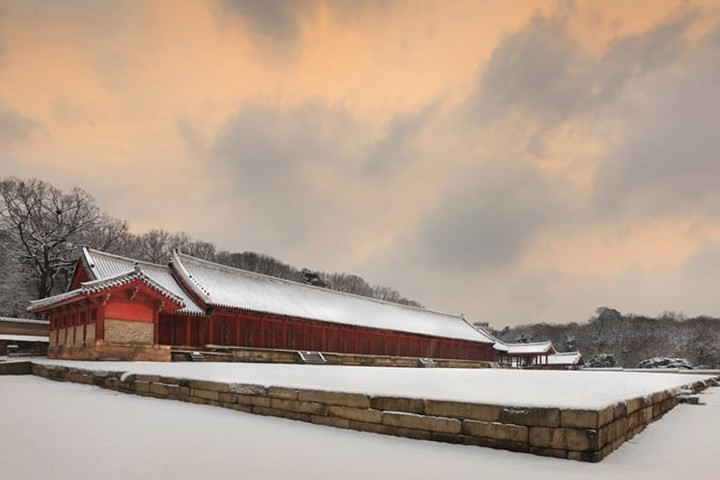 Miếu thờ Jongmyo, nơi các vua của Triều Tiên/Hàn Quốc đến để thờ phúng và làm các nghi lễ tưởng nhớ.