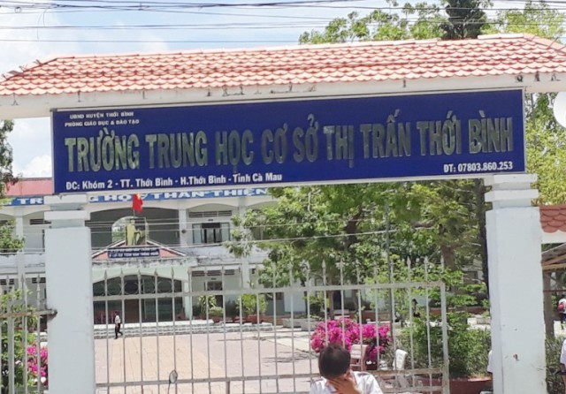 Trường THCS thị trấn Thới Bình (huyện Thới Bình, tỉnh Cà Mau), nơi thầy T.H.S. công tác.