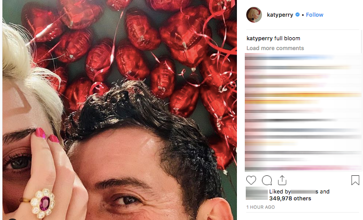Chiếc nhẫn cầu hôn dễ thương mà Orlando trao cho Katy.