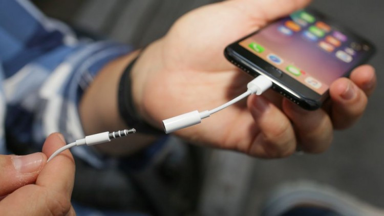 Nhìn lại chặng đường của Apple với 21 chiếc iPhone từng được trình làng hơn 10 năm qua ảnh 34