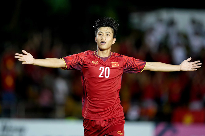 Sina Sport không ngại ví Phan Văn Đức là “Cristiano Ronaldo Việt Nam”. Sina Sport không ngại ví Phan Văn Đức là “Cristiano Ronaldo Việt Nam”.