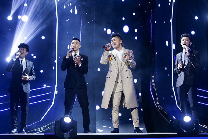 Khán giả Hà Nội sống lại tuổi trẻ trong đêm liveshow của Ưng Hoàng Phúc ảnh 1 Khán giả Hà Nội sống lại tuổi trẻ trong đêm liveshow của Ưng Hoàng Phúc ảnh 1