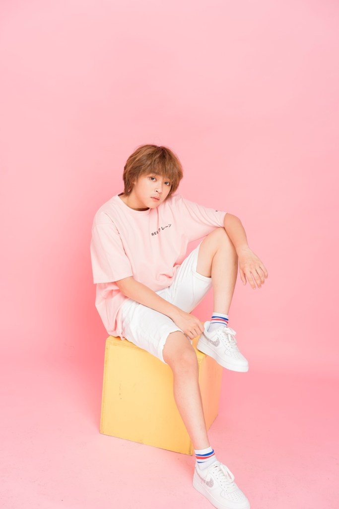 Biểu cảm đa dạng, biến hóa từ dễ thương sang cá tính gây ấn tượng mạnh mẽ.