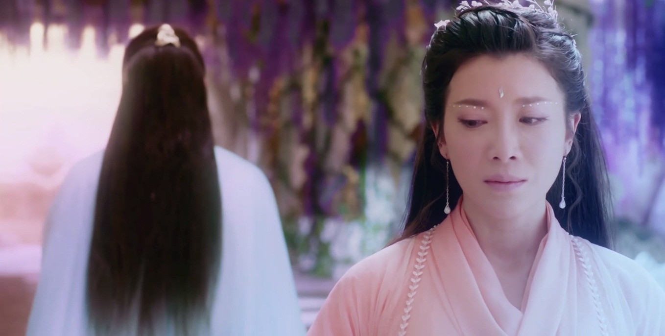 Nhưng vì bảo vệ Thủy Thần, đành rời xa và một mình sinh Cẩm Mịch.