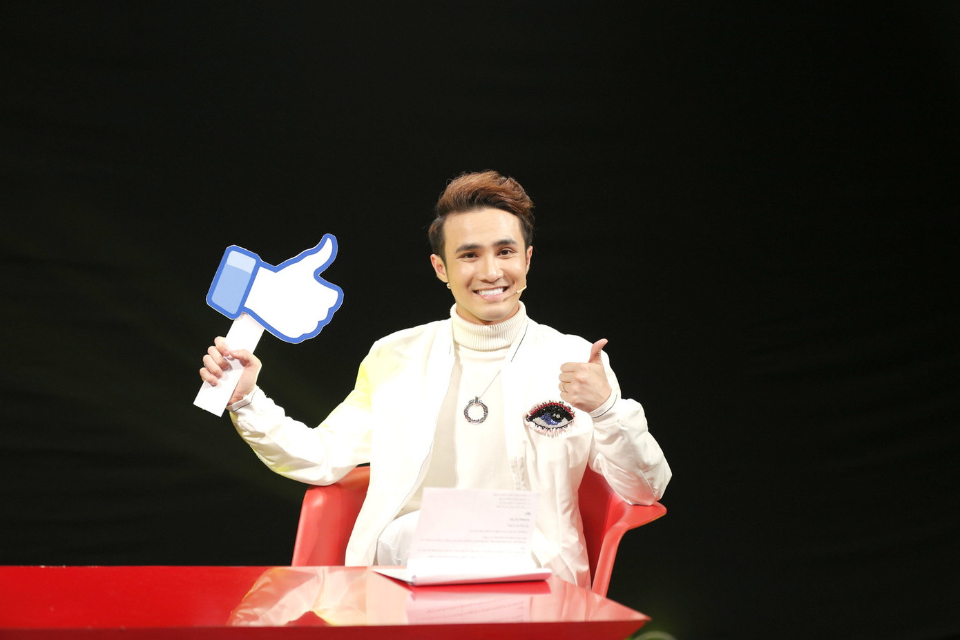 Trở lại sân khấu sau tai biến, Lê Nam thách thức đồng nghiệp thực hiện động tác Hip-Hop ảnh 6