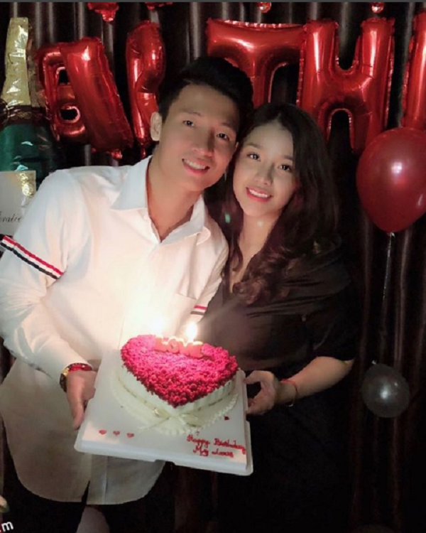 Kể từ hôm nay, trung vệ Tiến Dũng đã là "hoa có chủ".