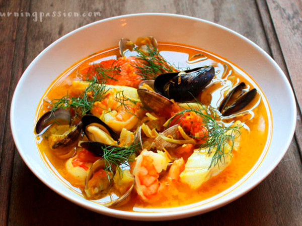 Súp hải sản Bouillabaisse giờ đây đã nổi tiếng khắp thế giới
