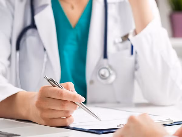 Chẩn đoán của bác sĩ khiến cuộc sống của Douglas đảo lộn.