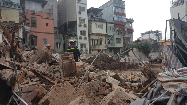 Hiện trường vụ sập nhà.