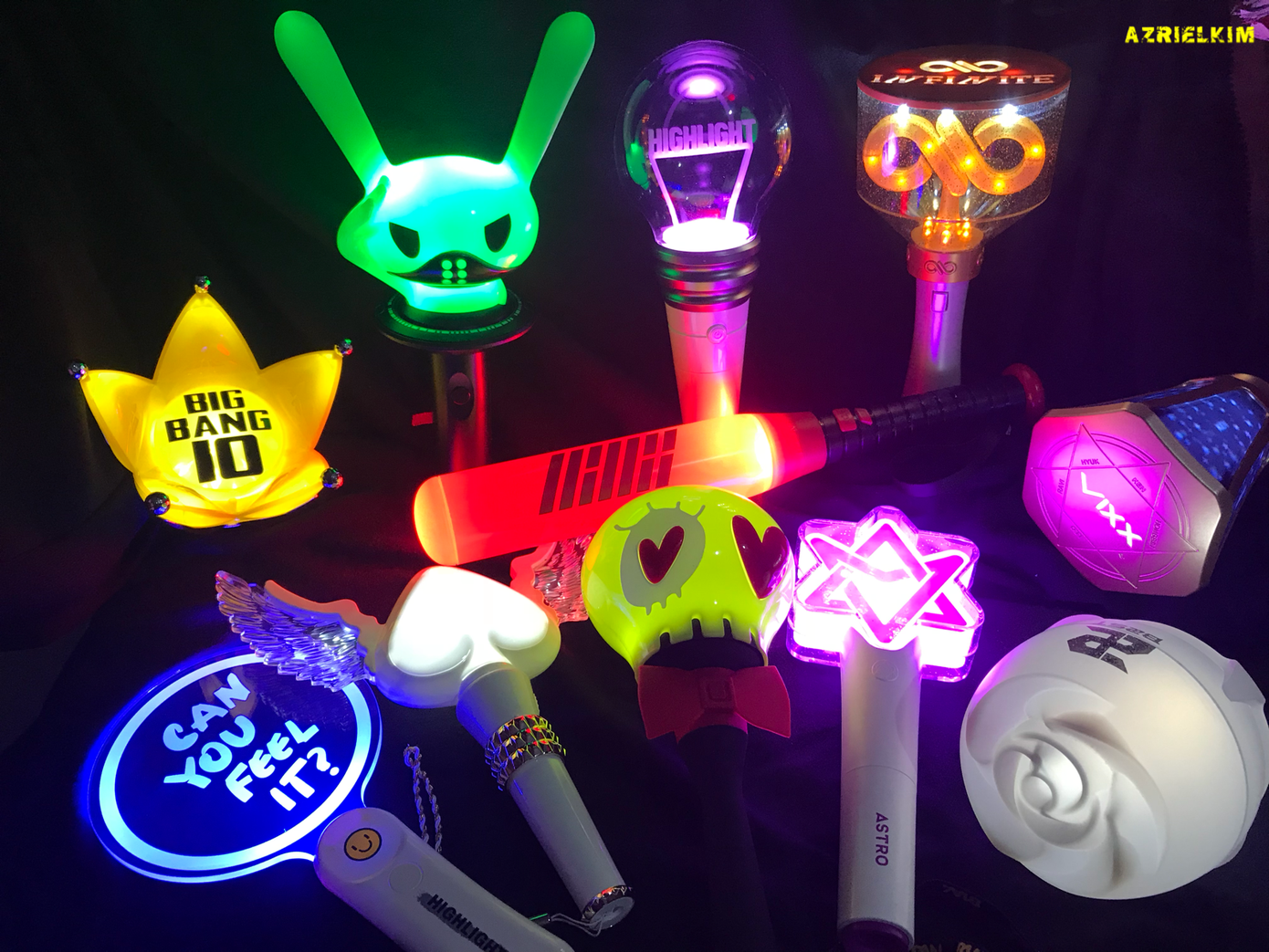 Nhà mất điện, điện thoại hết pin thì sao? Bật tạm lightstick lên mà xin ít ánh sáng đi chứ.