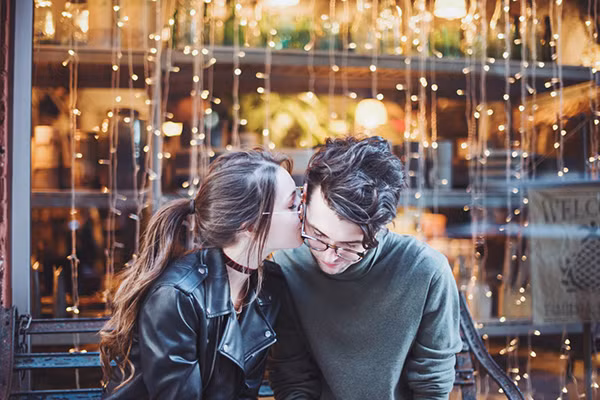 Biểu hiện của 12 chòm sao nữ khi đem lòng yêu ai đó ảnh 1