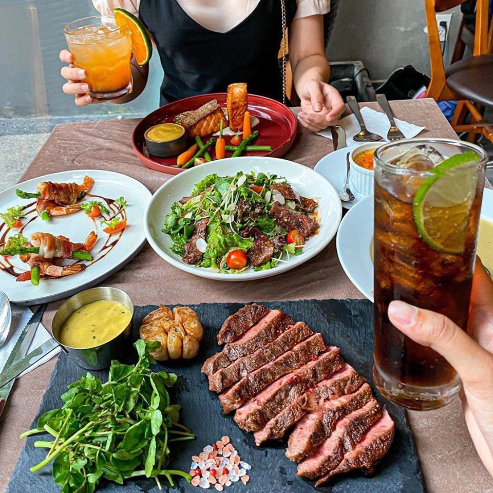 Ảnh: ASAbistrovn, Hukha.foodaholic.